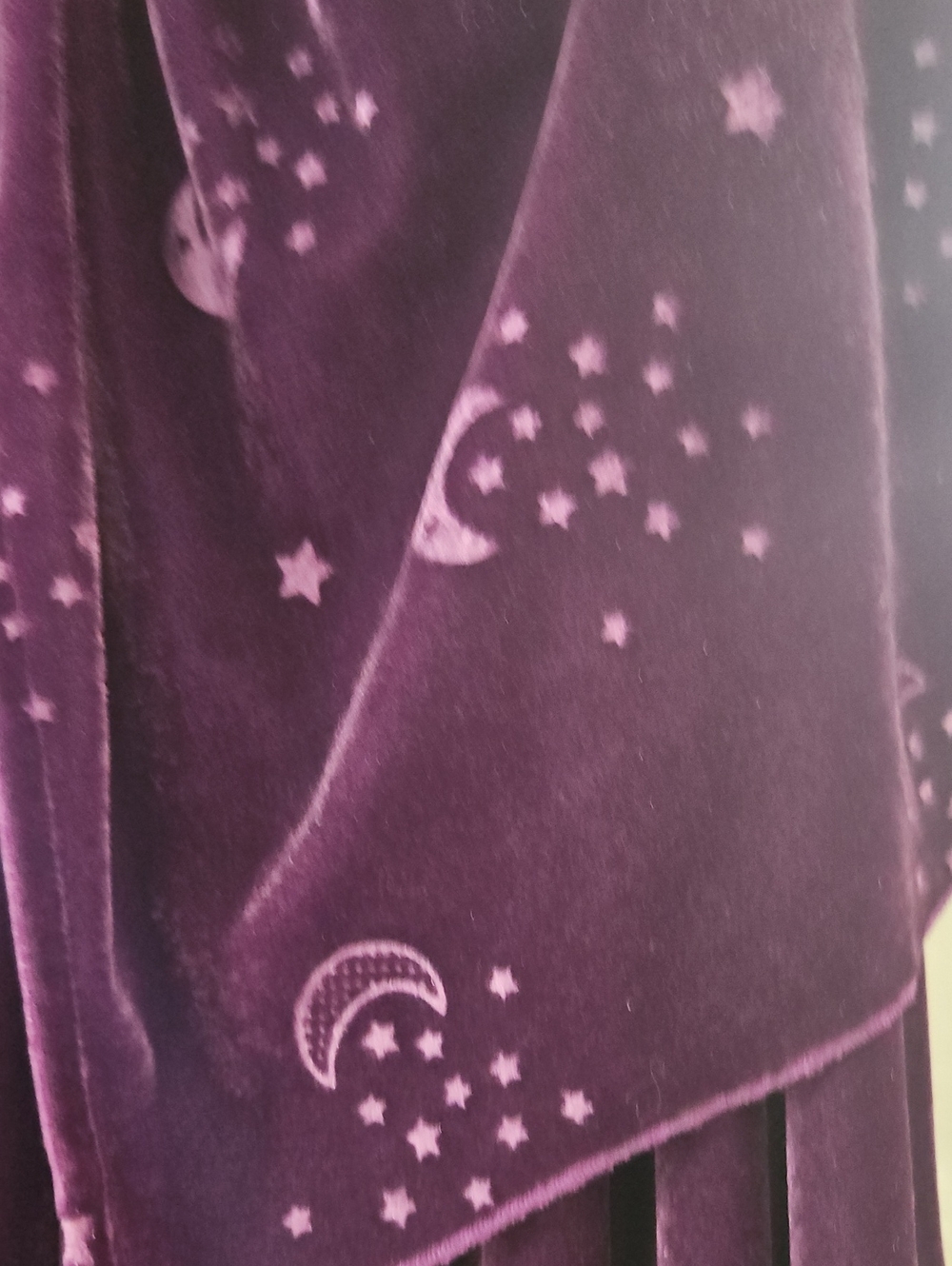 Spirit Halloween Celestial Witch Velvet Cape Deluxe Purple One Size EUC - Picture 6 of 6